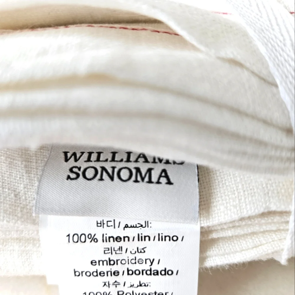 Williams Sonoma Valentine's table runner and napkins